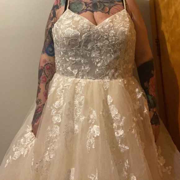 Beautiful Custom Wedding Dress - Picture 5 of 7